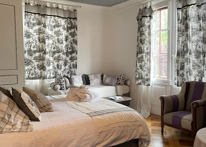 Le D'ouchy Bed & Breakfast 3*